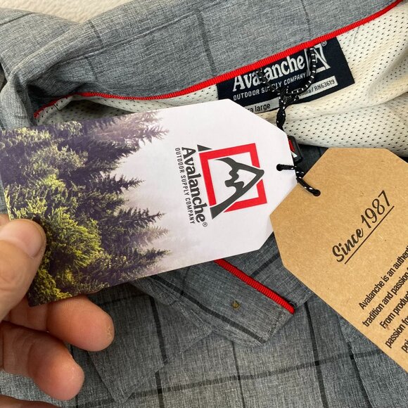 NWT Avalanche Mens Shirt Size XL Long Sleeve Plaid Button Up Gray Woven Casual - Picture 9 of 12